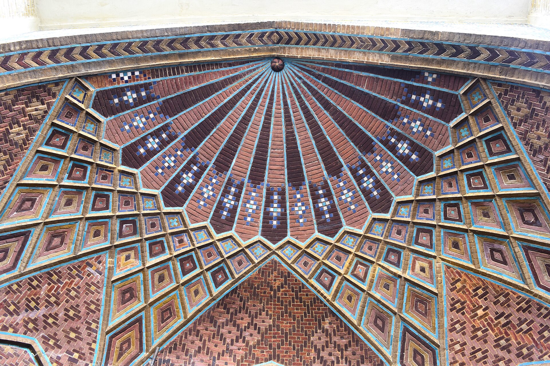 The tiled façades and reflecting pool of Golestan Palace, the Qajar court complex (UNESCO, 2013).