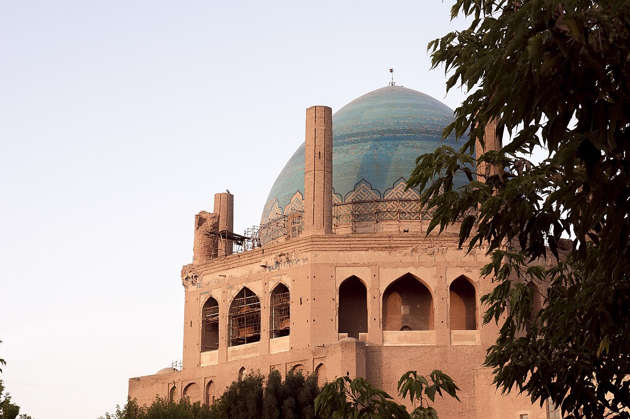 The Mausoleum of Öljaitü at Soltaniyeh (1312) — 53 m tall, 25 m in span, the first double-shell brick dome of this scale ever built. Florence's cathedral dome, finished 1436, was studied directly from it.