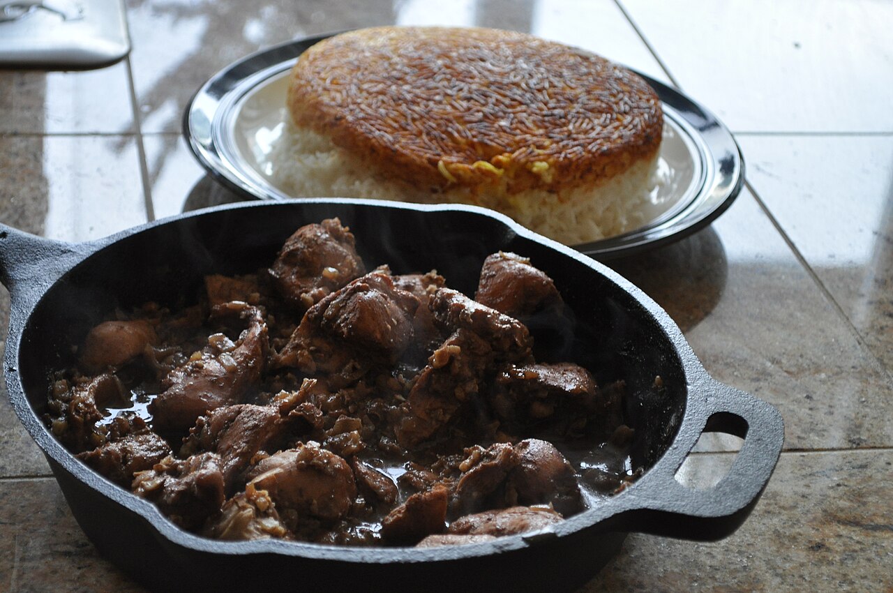 فسنجان — گردو و رب انار