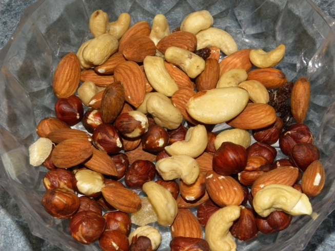 آجیلِ شبِ یلدا — هفت‌مغز.