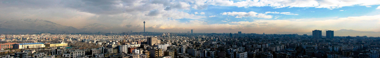 چشم‌اندازِ شبانهٔ تهران از بزرگراهِ مدرّس.